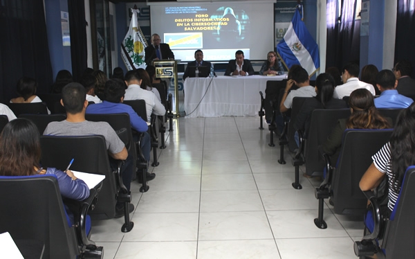 ULS realiza foro sobre delitos informáticos en El Salvador